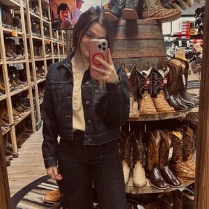 Meet your Posher, Alliyah